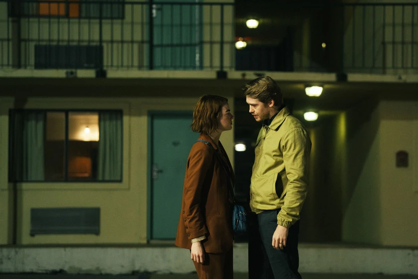 Emma Stone y Joe Alwyn en Kinds of Kindness