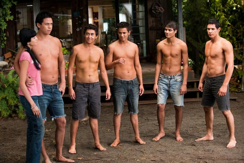 Chaske Spencer, Kiowa Gordon, Tyson Houseman, Alex Meraz, Bronson Pelletier y Tinsel Korey en La saga Crepúsculo: Eclipse