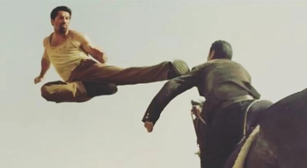 Scott Adkins en la-guerra-karmouz