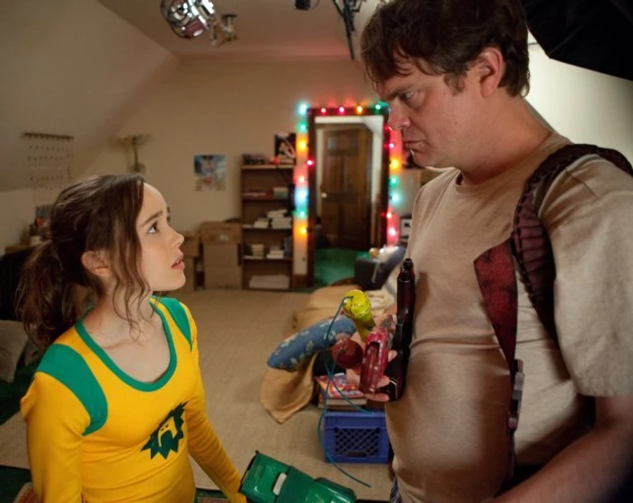Rainn Wilson y Elliot Page en Super