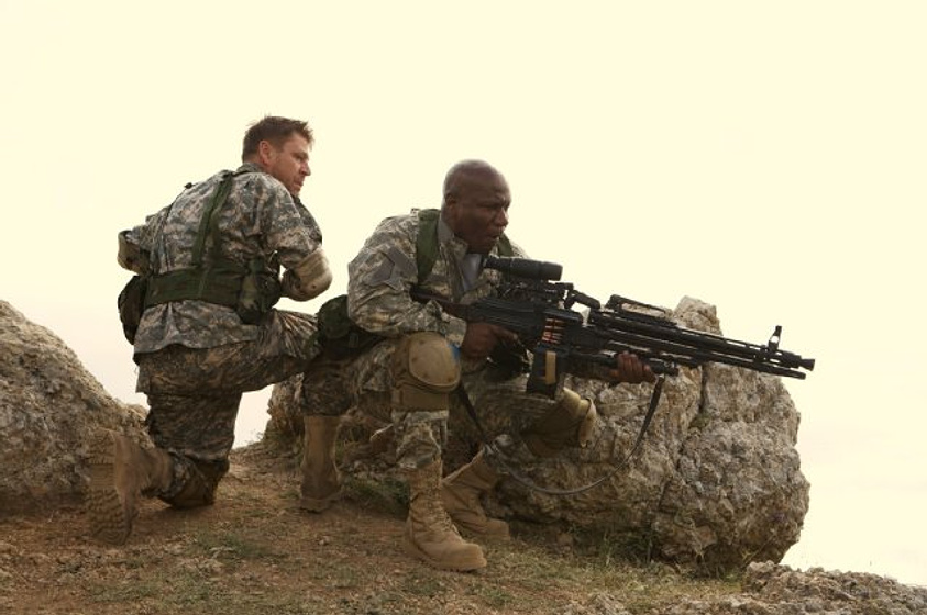 Sean Bean y Ving Rhames en Soldiers of Fortune