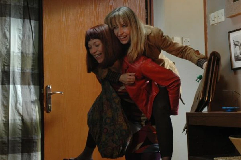 Branka Katic y Anica Dobra en la-mujer-con-la-nariz-rota