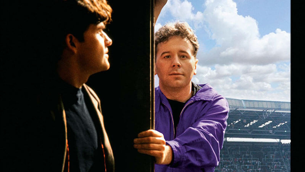 Jim Kerr en simple-minds-cuando-todo-es-posible