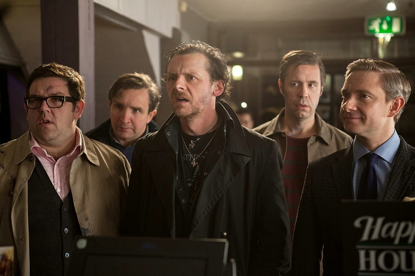 Paddy Considine, Simon Pegg, Nick Frost, Martin Freeman y Eddie Marsan en Bienvenidos al fin del mundo