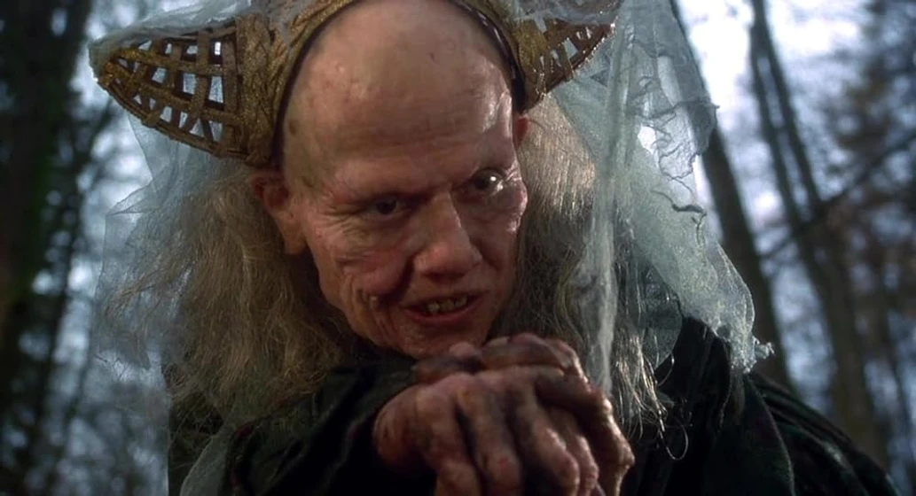 Sigourney Weaver en blancanieves-un-cuento-de-terror-la-verdadera-historia