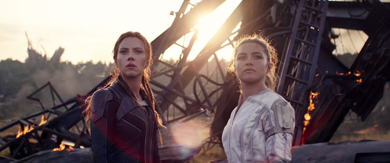 Scarlett Johansson y Florence Pugh en Viuda Negra