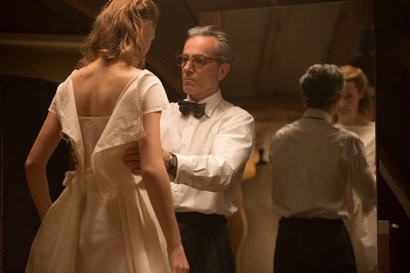 Daniel Day-Lewis y Vicky Krieps en El Hilo Invisible