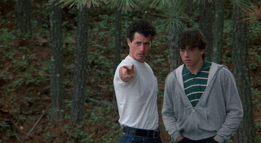 Jason Gedrick y Lewis Smith en chico-celestial