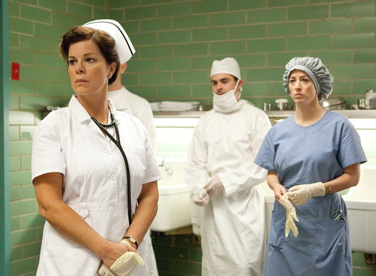Marcia Gay Harden y Zac Efron en Parkland