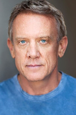 picture of actor Simon Burke