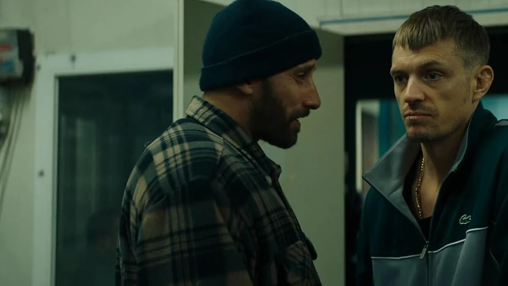 Matthias Schoenaerts y Joel Kinnaman en hermanos-de-sangre-2021