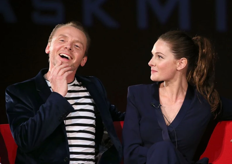 Simon Pegg y Rebecca Ferguson en Misión: Imposible. Nación secreta (Premiere en Londres. Julio 2015)