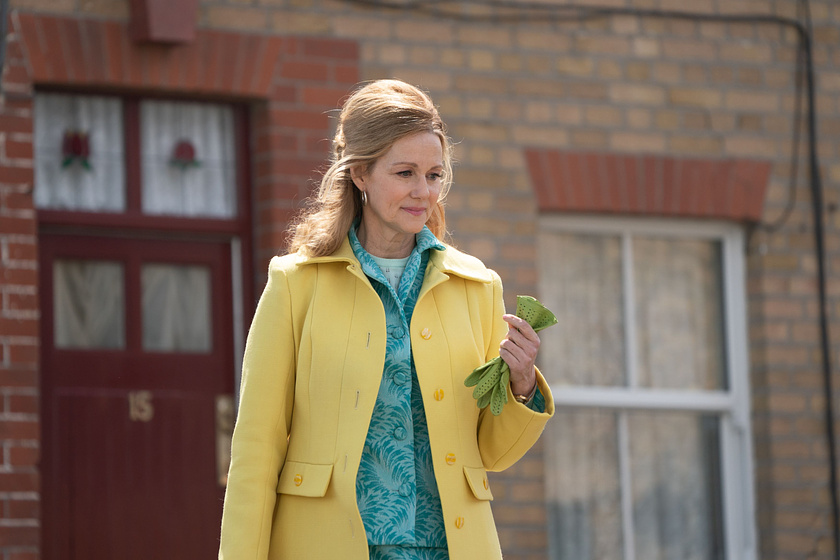 Laura Linney en El Club de los Milagros