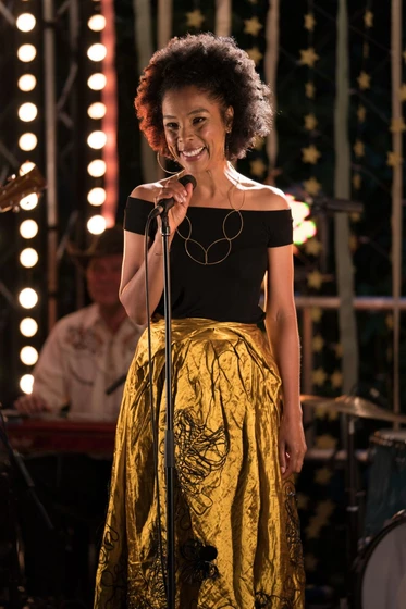 Sophie Okonedo en wild-rose