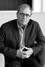 photo of person Paul Theroux