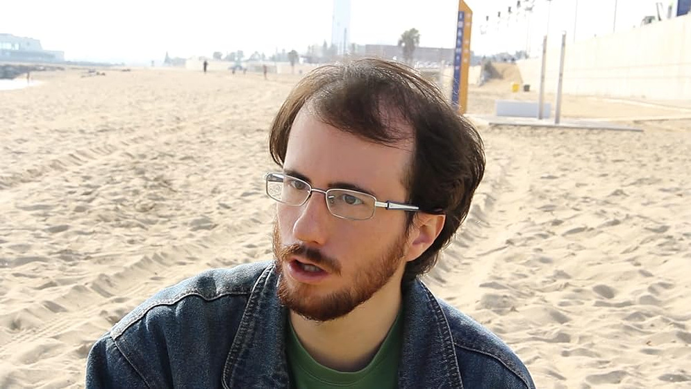 Toni Junyent en el-hijo-del-hombre-perseguido-por-un-o-v-n-i