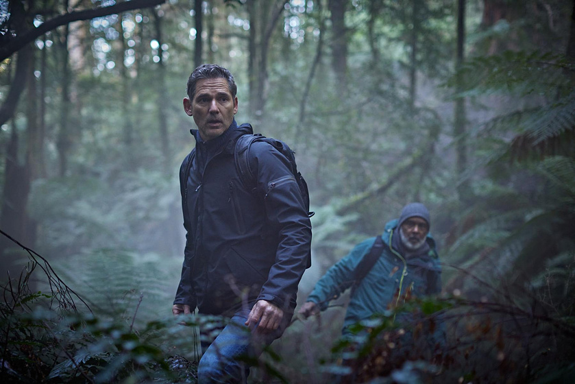 Eric Bana y Tony Briggs en Naturaleza Salvaje