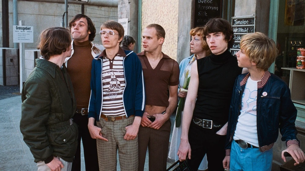 Robert Stadlober, Alexander Beyer, Alexander Scheer, Patrick Güldenberg, David Muller y Martin Moeller en la-avenida-del-sol