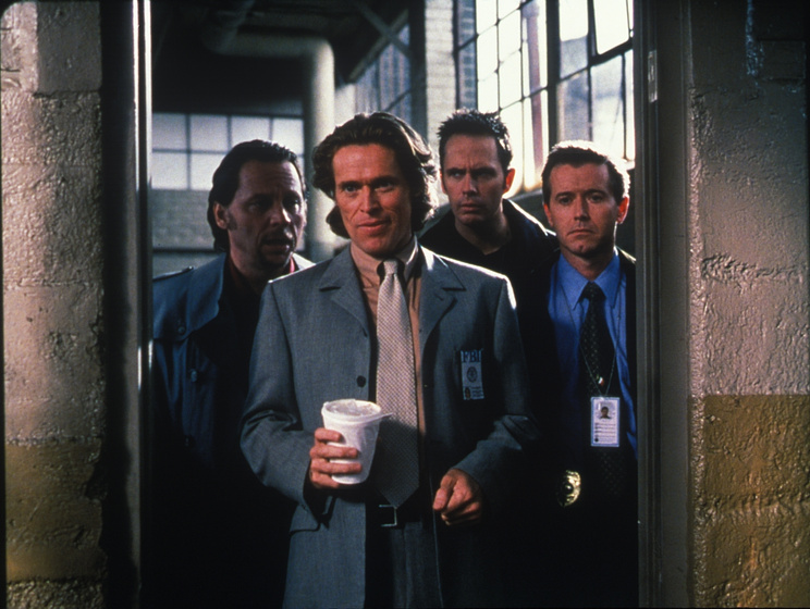 Willem Dafoe, Brian Mahoney, David Ferry y Bob Marley [II] en Los Elegidos