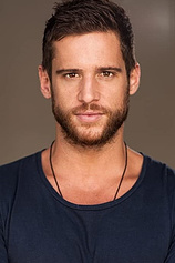 picture of actor Dan Ewing