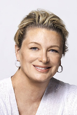 photo of person Kristin Hannah