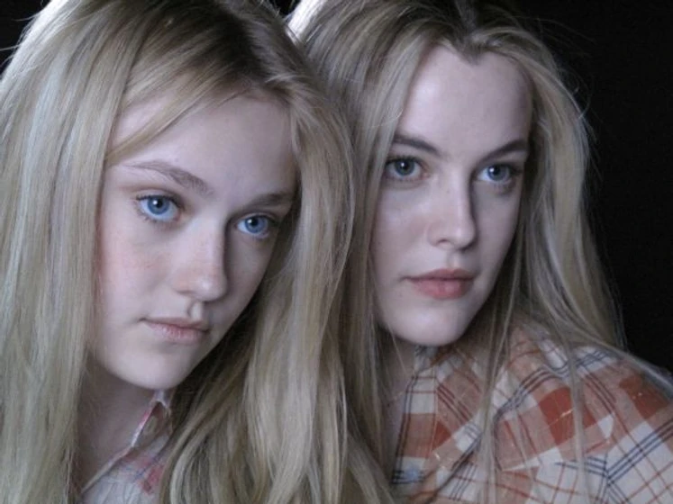 Dakota Fanning y Riley Keough en the-runaways