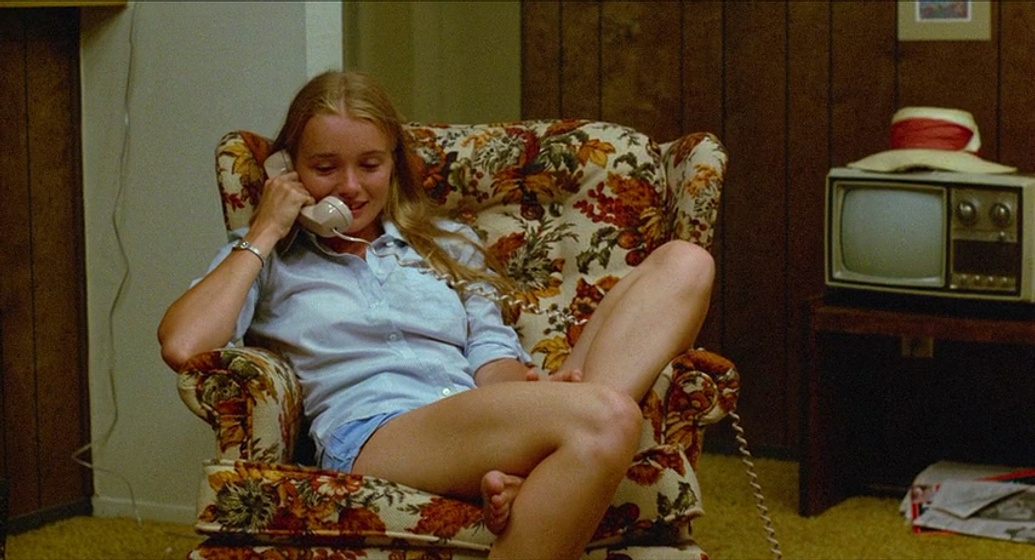 Karen Young [I] en handgun