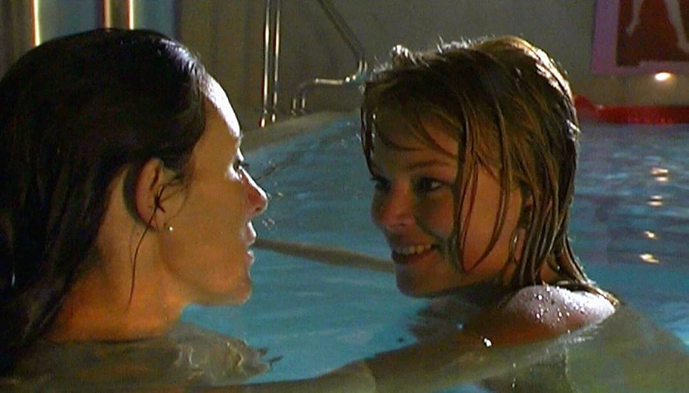 Ellen van der Koogh y Nienke Brinkhuis en swingers-2002