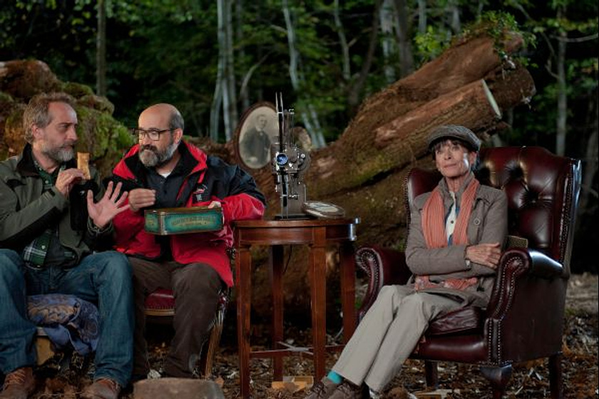 Javier Cámara [I], Geraldine Chaplin y Gonzalo de Castro en ¿Para qué sirve un oso?