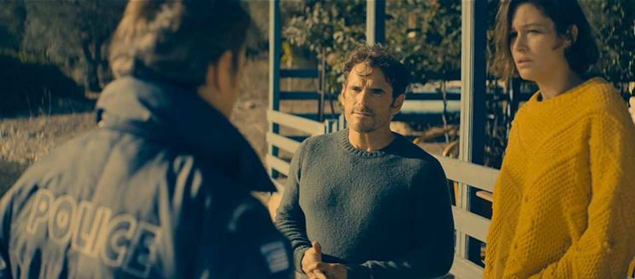 Matt Dillon y Aida Folch en Isla Perdida (Haunted Heart)