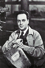 photo of person Juan Bustillo Oro