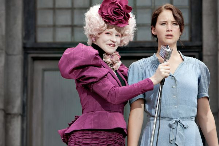 Elizabeth Banks y Jennifer Lawrence en Los Juegos del Hambre