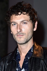 picture of actor Simon Buret