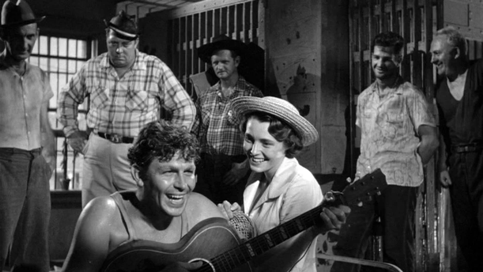 Patricia Neal y Andy Griffith en un-rostro-en-la-multitud