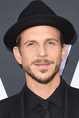 picture of actor Gustaf Skarsgård