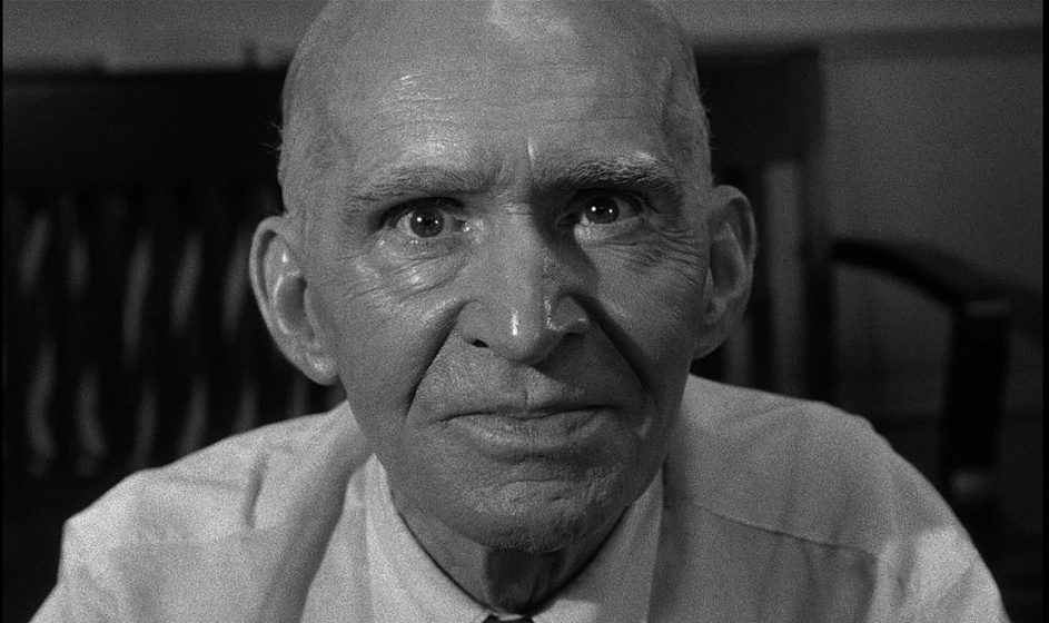 Joseph Sweeney en 12 hombres sin piedad