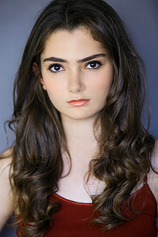 picture of actor Emily Robinson