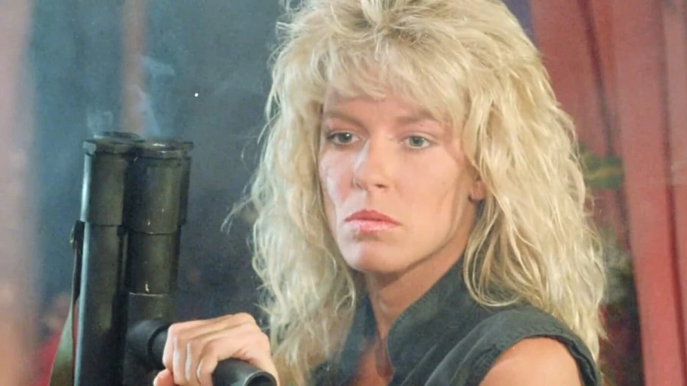 Dona Speir en rafaga-infernal