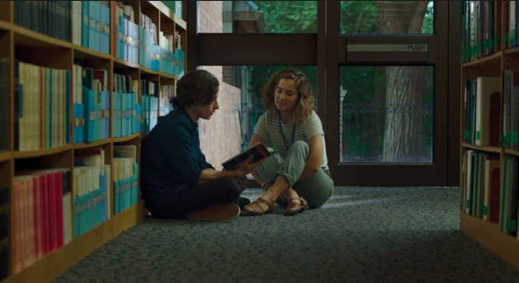 Parker Posey y Haley Lu Richardson en Columbus