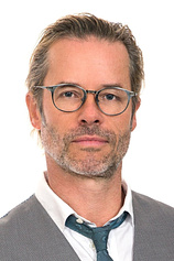 photo of person Guy Pearce