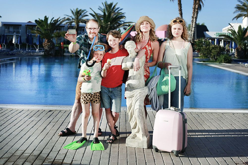 Anja Lundkvist, Morgan Alling, William Ringström, Hanna Elffors Elfström y Julius Jimenez Hugoson en Los Andersson en Grecia