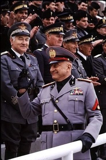 George C. Scott en mussolini-la-historia-desconocida