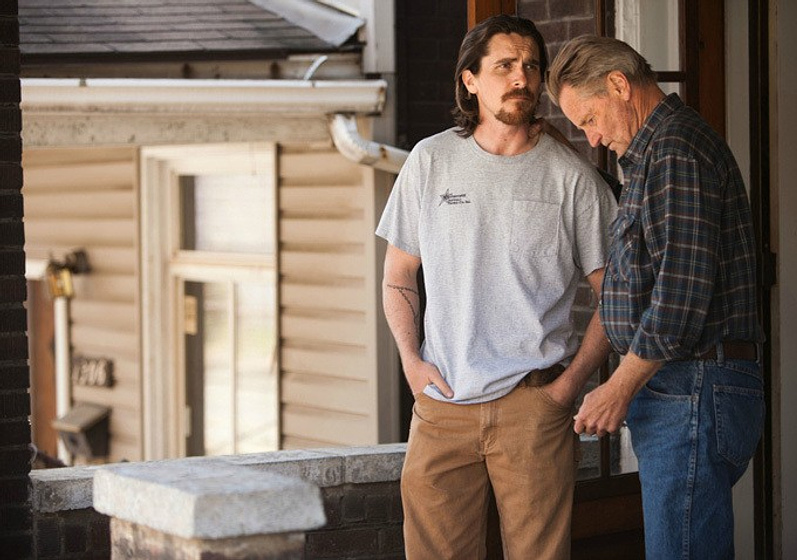 Sam Shepard y Christian Bale en La Ley del Más Fuerte