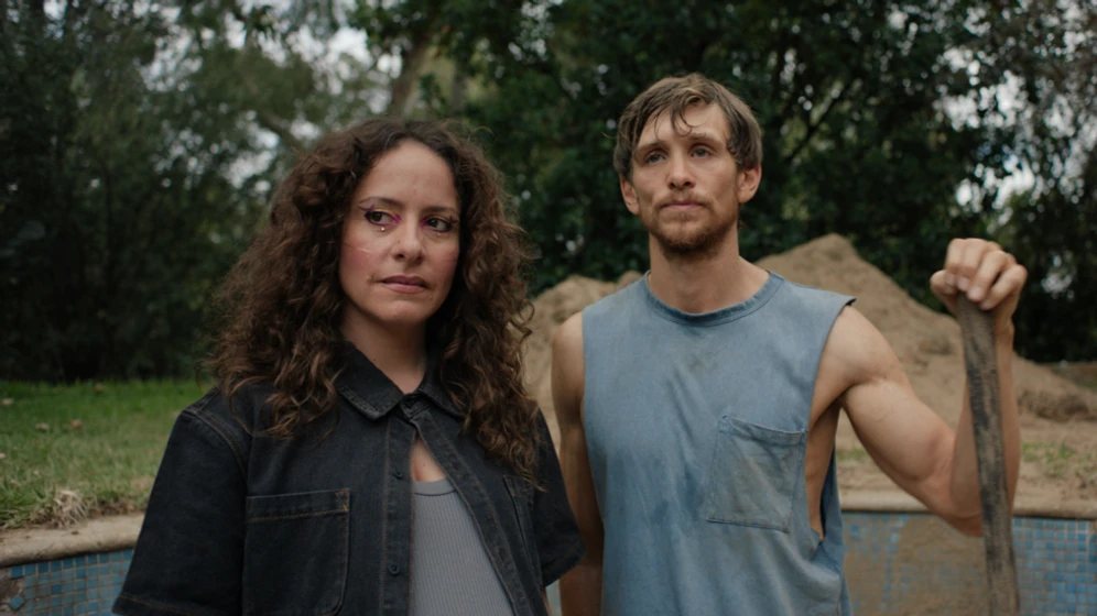 Travis Jeffery y Maria Angelico en birthright-2025