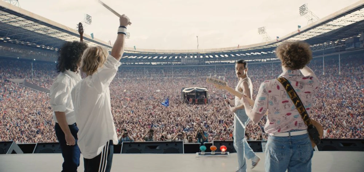 Joseph Mazzello, Rami Malek, Ben Hardy y Gwilym Lee en bohemian-rhapsody