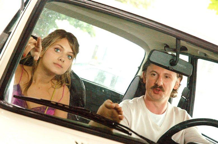Jean-Luc Couchard y Mélanie Laurent en Dikkenek