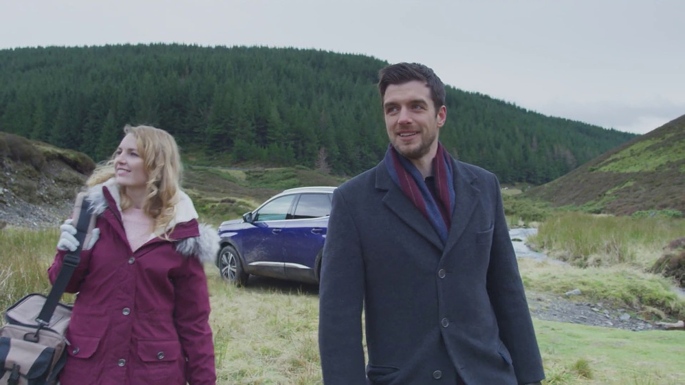 Dan Jeannotte y Brooke Burfitt en Navidad en las Tierras Altas