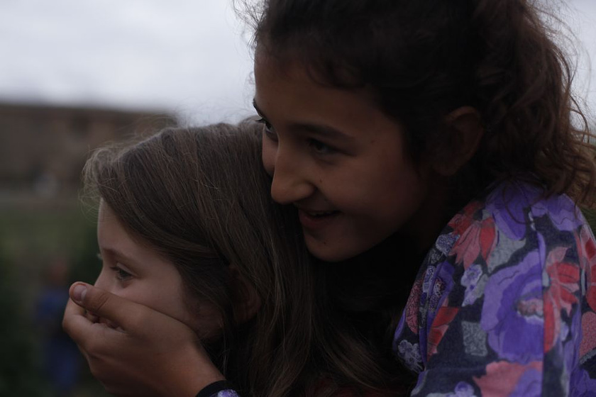 Maria Alexandra Lungu y Agnese Graziani en El País de las maravillas