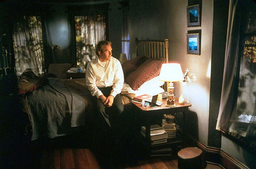 Kevin Costner en Dragonfly: La Sombra de la Libélula