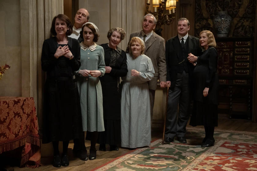 Jim Carter, Phyllis Logan, Brendan Coyle, Kevin Doyle, Joanne Froggatt, Sophie McShera y Lesley Nicol en Downton Abbey: El Gran Final